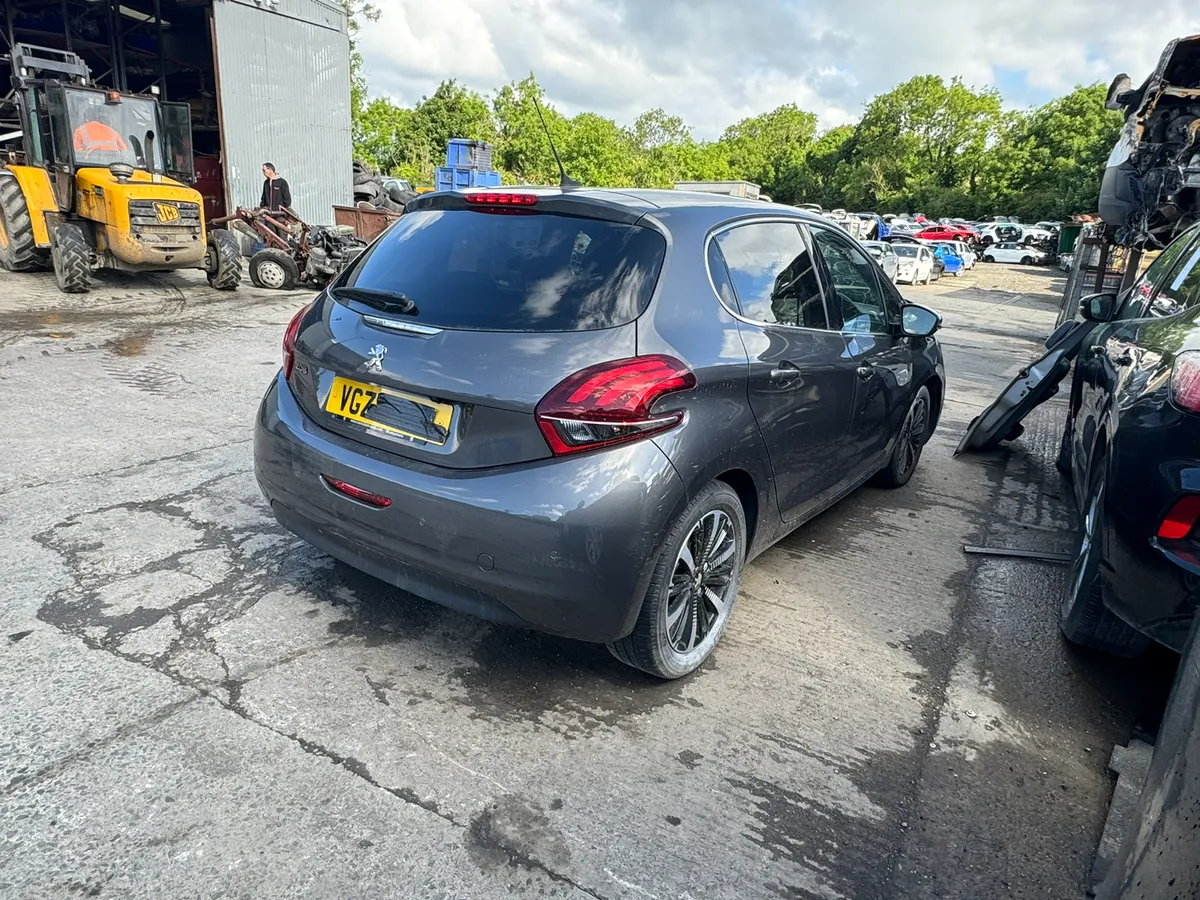 Breaking 2019 Peugeot 208 1.2 tech edition - Image 3