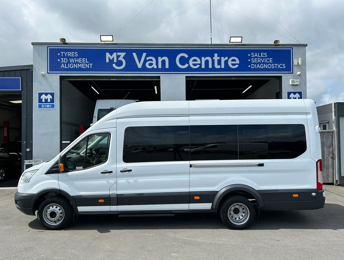 Ford Transit 460, 17 Seater Minibus - Image 4