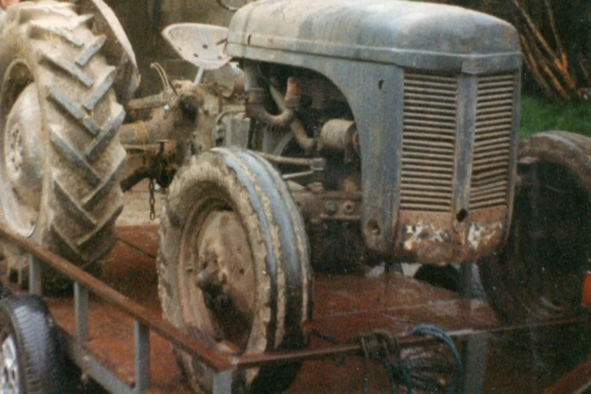 Tracing a MF Ferguson 20 TVO 1954 tractor - Image 1