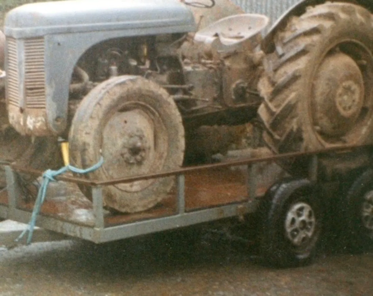 Tracing a MF Ferguson 20 TVO 1954 tractor - Image 2