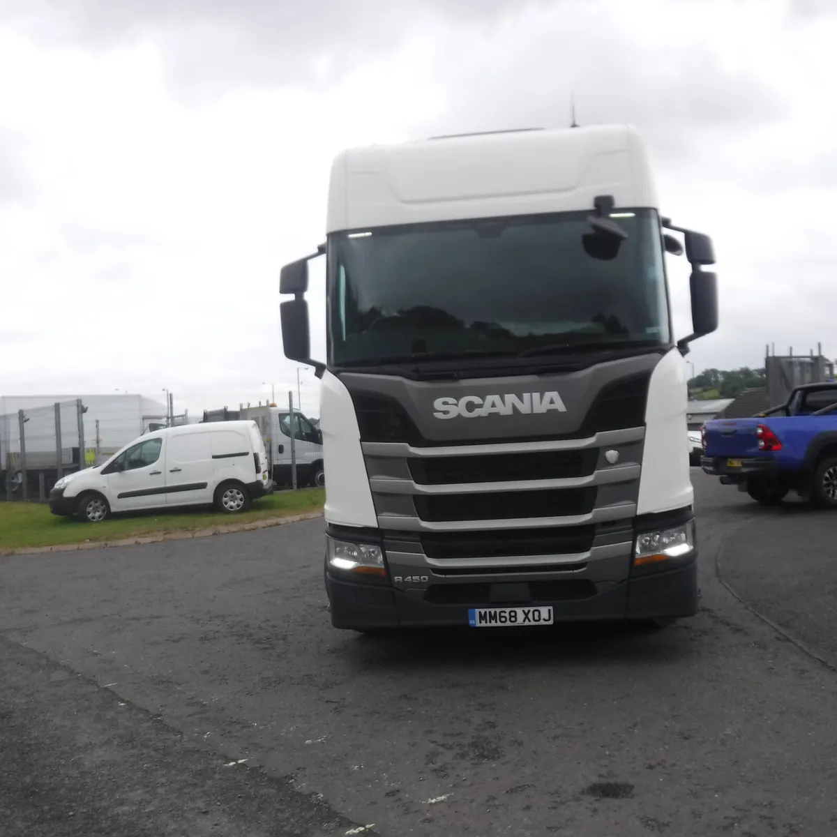 Scania R450 6X2 T/U with centre lift axle .2019. - Image 2