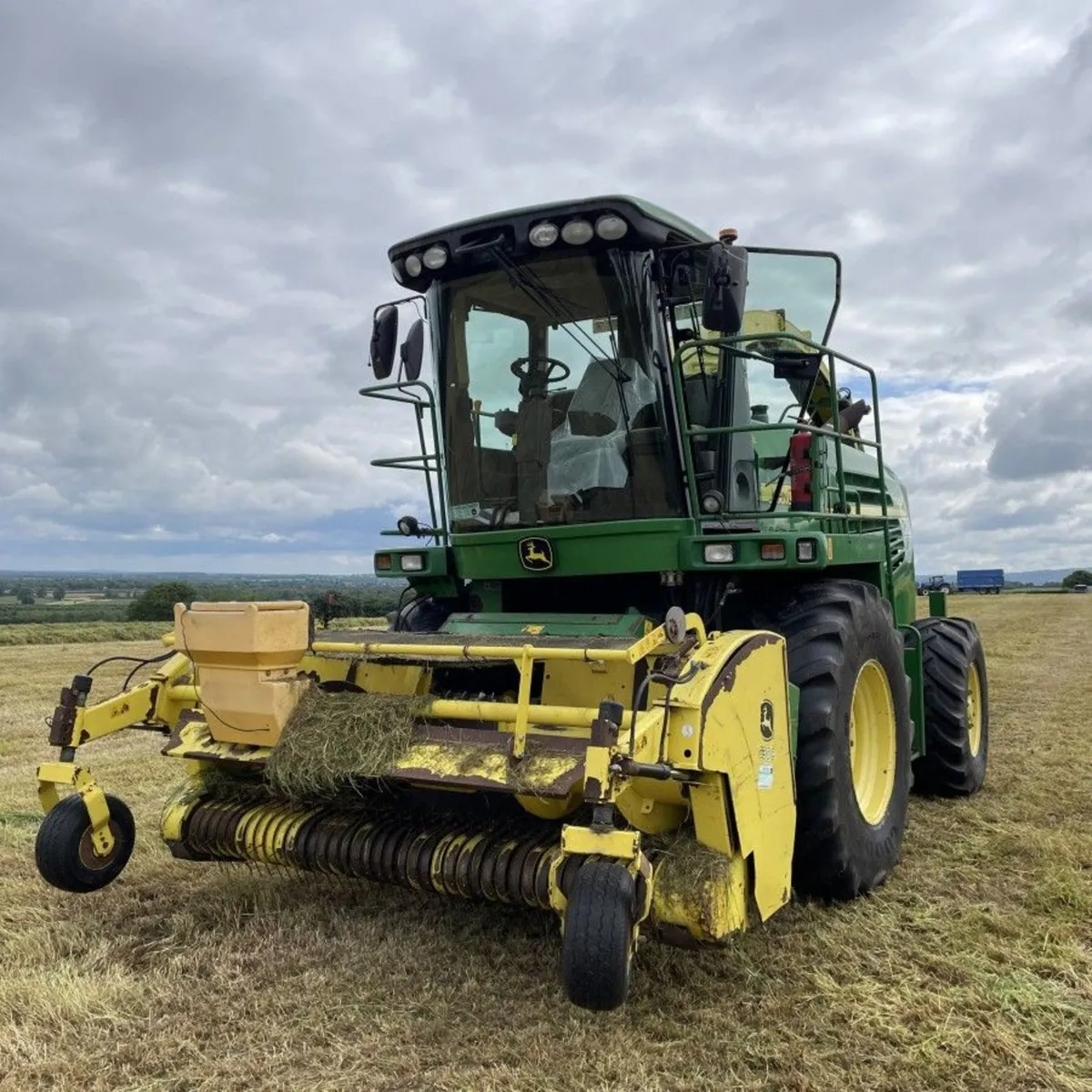 John Deere 7550 - Image 2