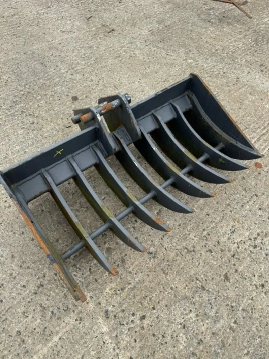 30” lawn rake to suit 1-2 ton machine - Image 1