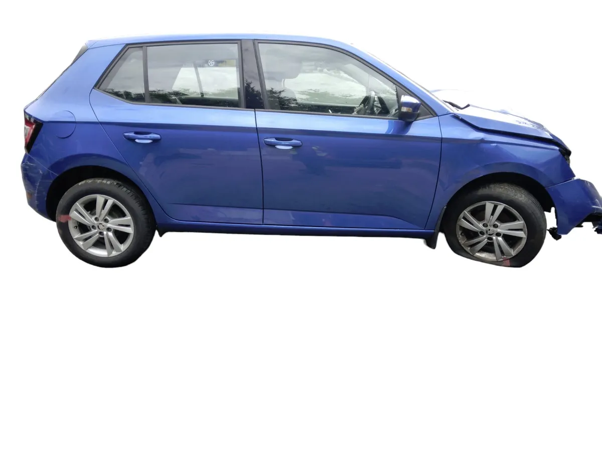 2021 SKODA FABIA For Breaking/Dismantling - Image 2