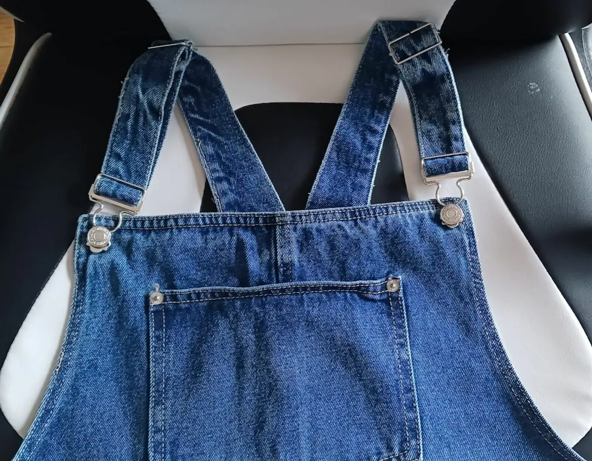 ladies clothes - Image 1