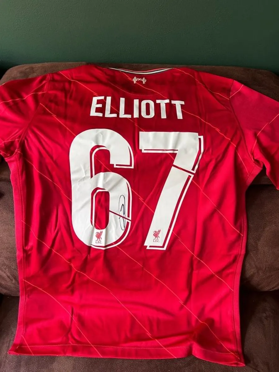 Harvey Elliott signed Liverpool jersey - Image 1
