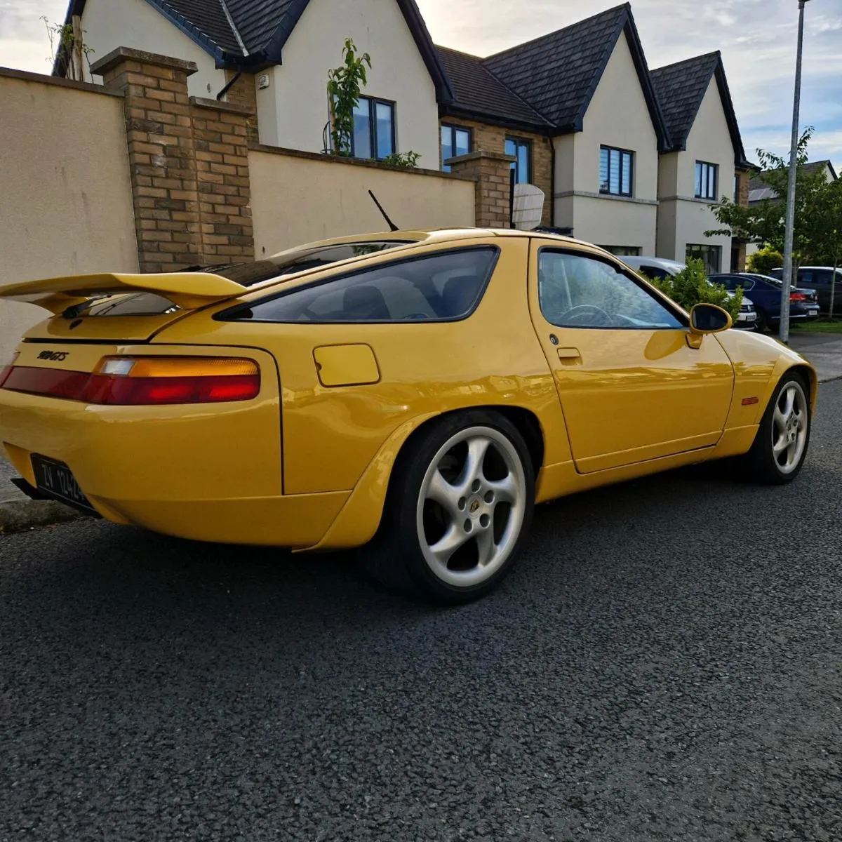 Porsche 928 GTS auto 2 dr - Image 2