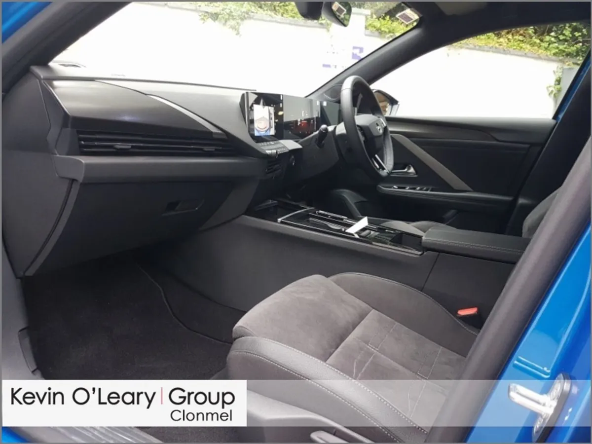 Opel Astra GS 54kwh EV 155PS - Image 4