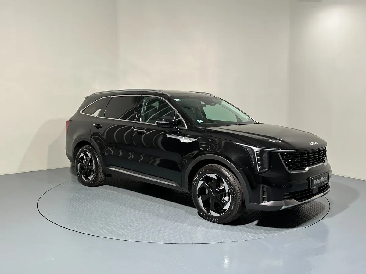 PHEV Black Sorento 7 Seater - Image 1