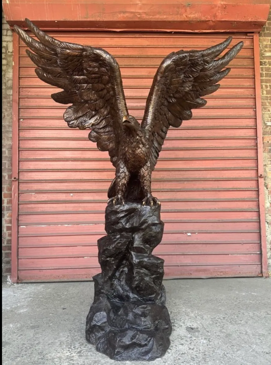 Bronze eagle sculpture - Image 4