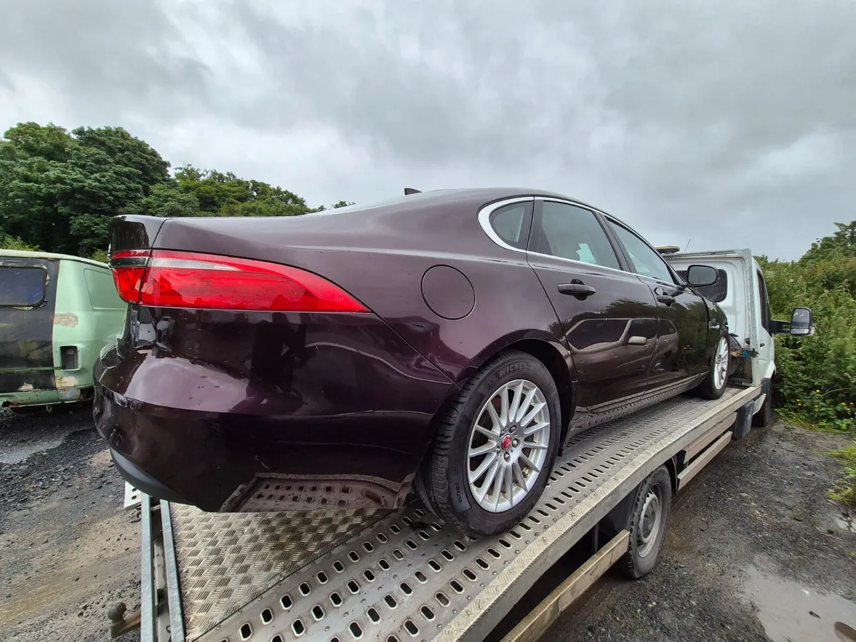 2018 Jaguar XF 2.0D AUTO For Parts - Image 2