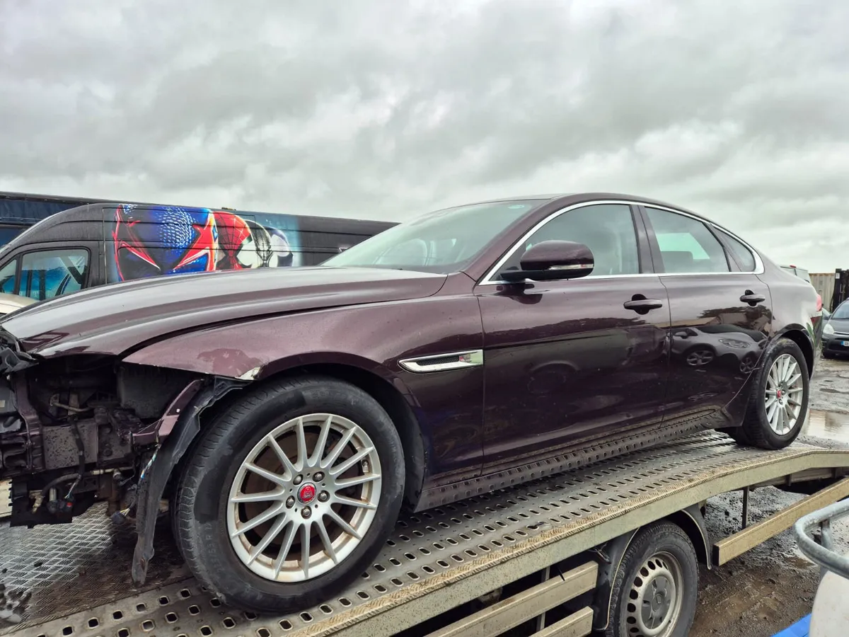 2018 Jaguar XF 2.0D AUTO For Parts - Image 3