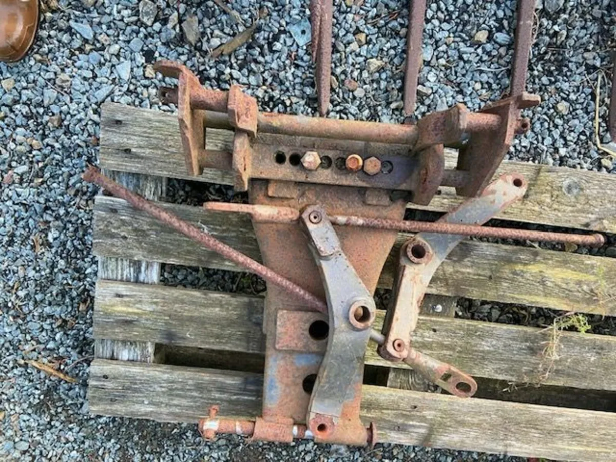 MF Hitch and drop rods - Image 2