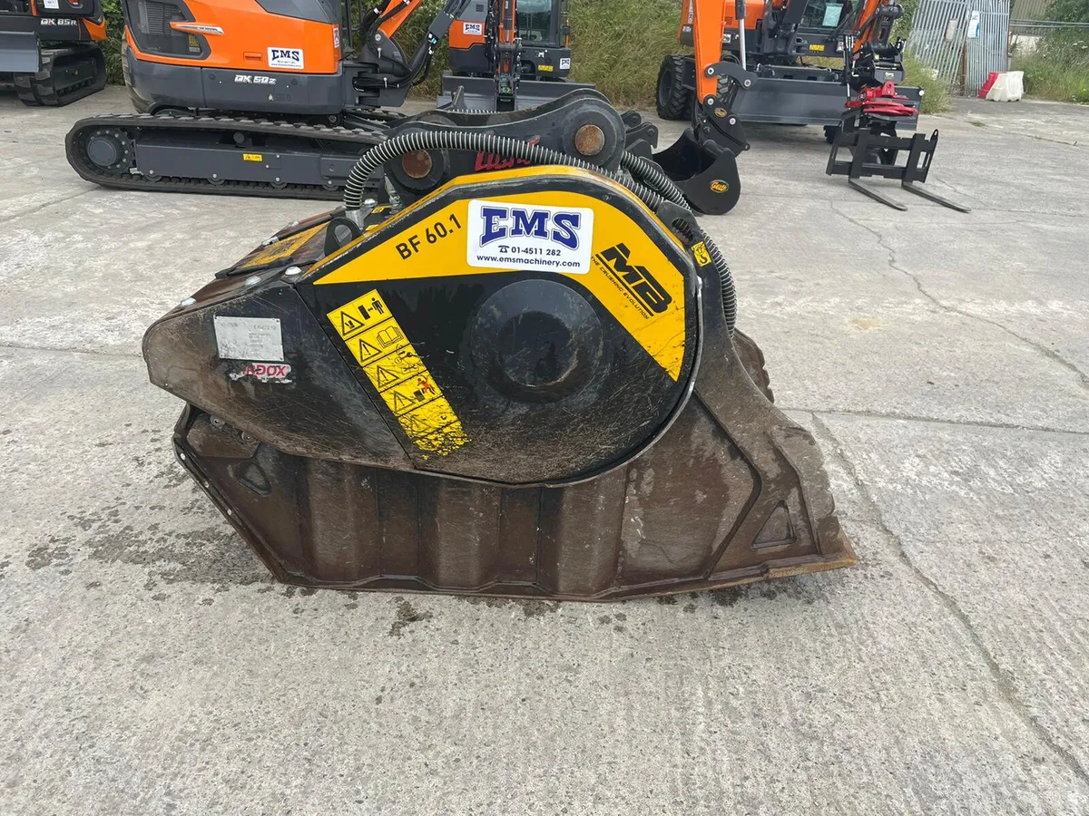MB BF60 Crusher Bucket for Excavators - Image 1