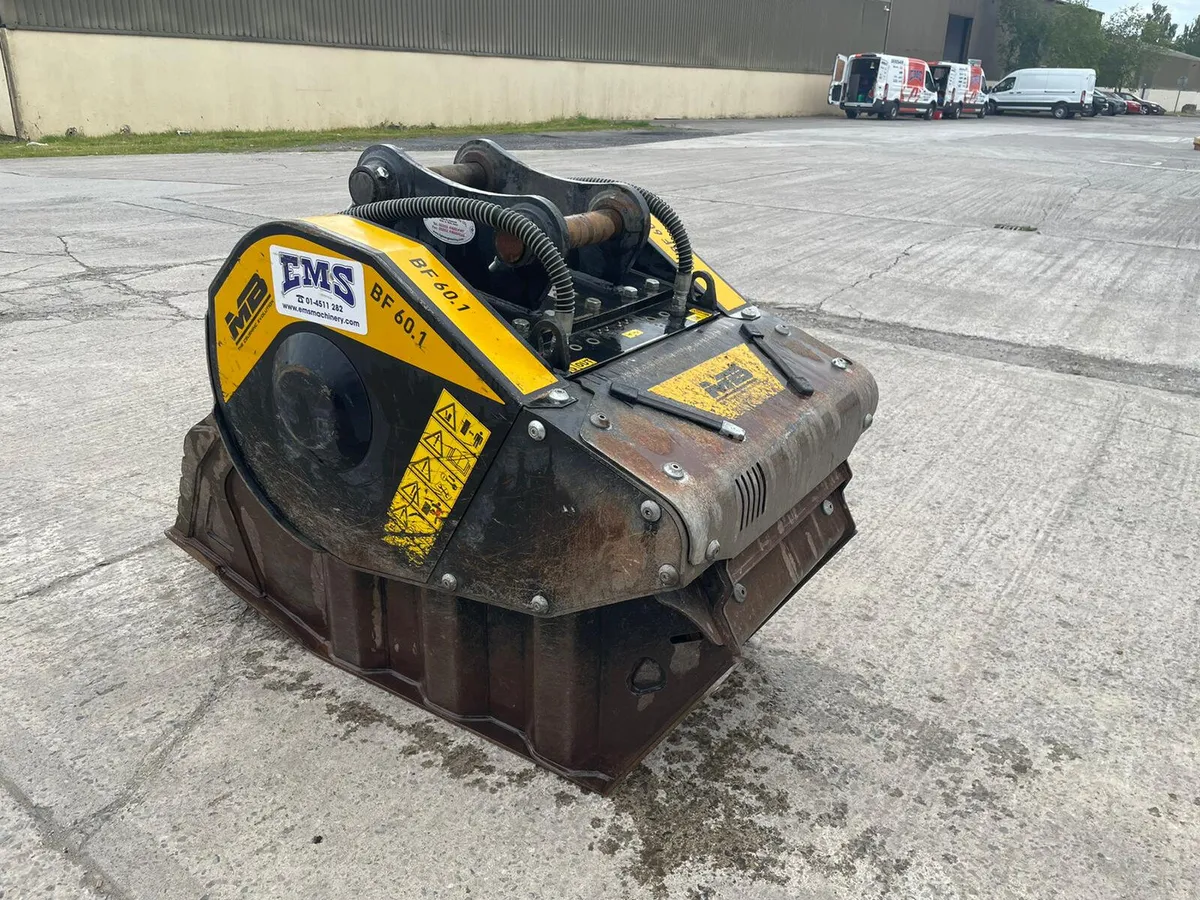 MB BF60 Crusher Bucket for Excavators - Image 4