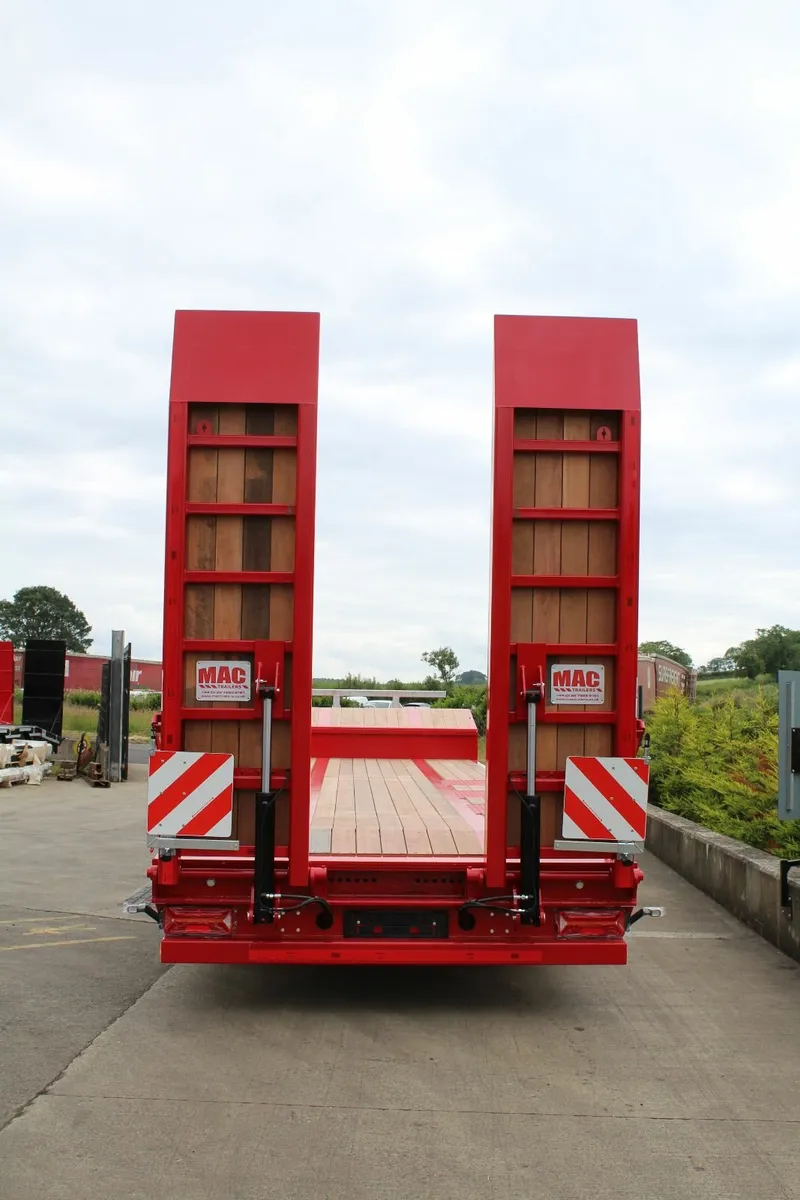 🚨 Brand New MAC-S3-44 Stepframe Low Loader 🚨 - Image 3