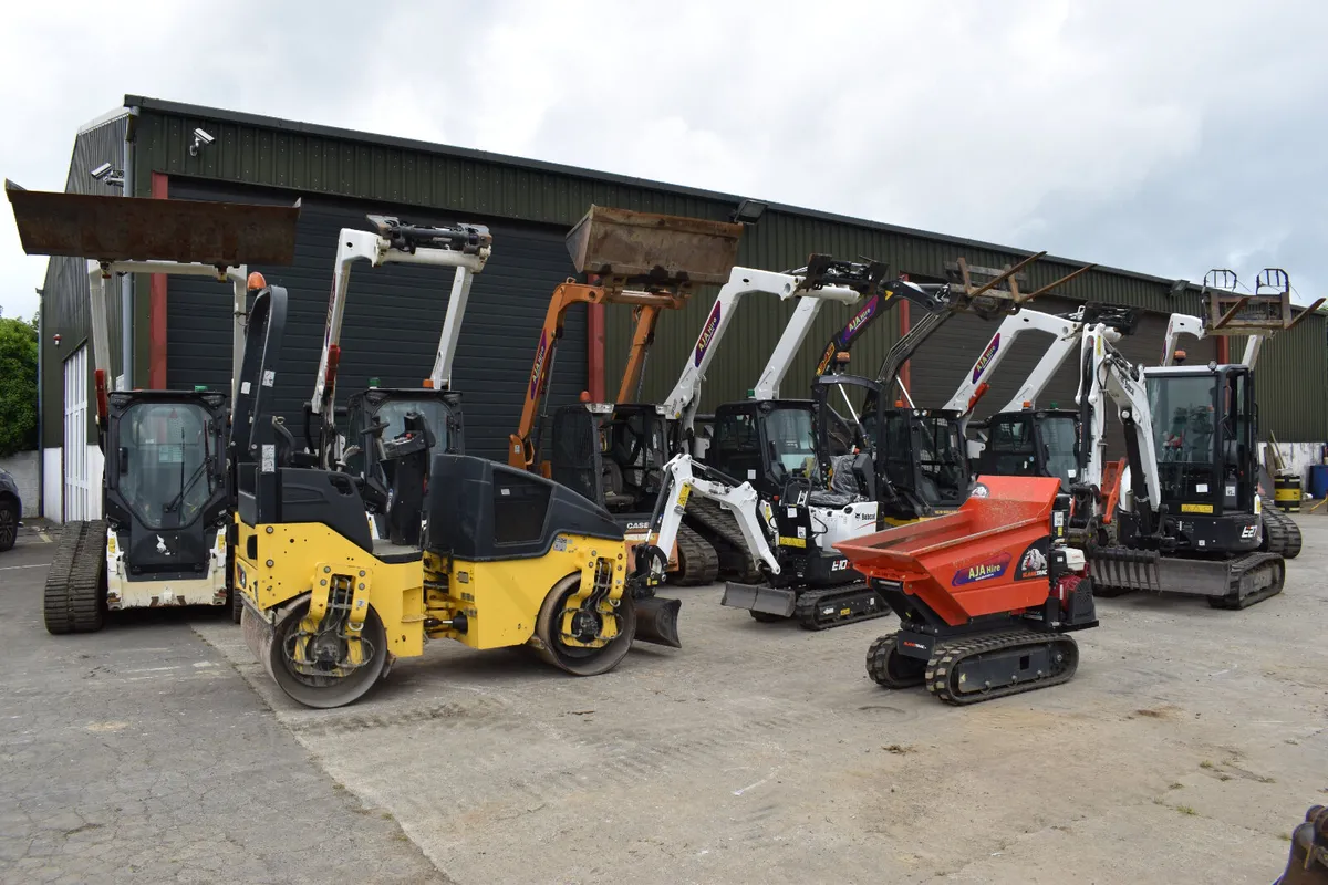 FOR HIRE Bobcat T66 & T86 Loader - Image 3