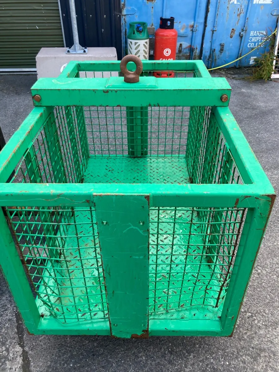 Crane , Forklift, Teleporter Skip and Peri cage - Image 4