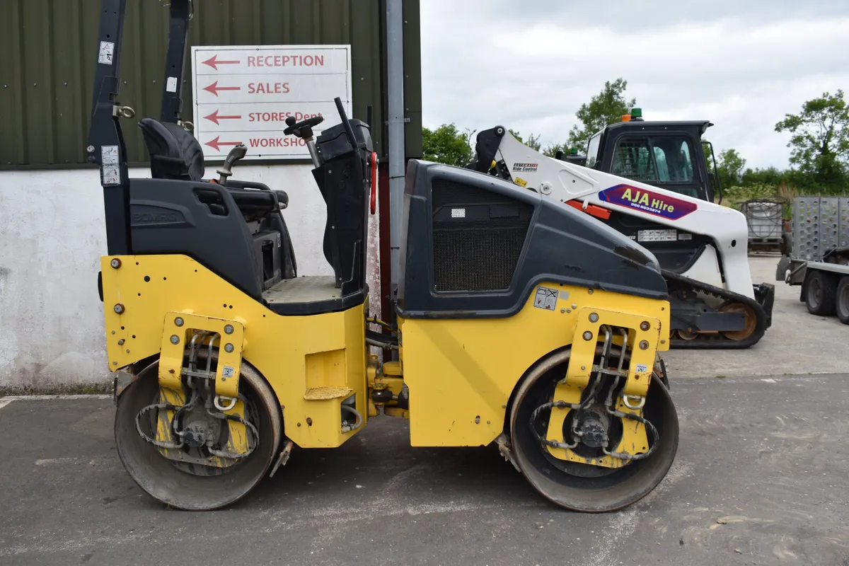 For Hire : Bomag Roller - Image 1