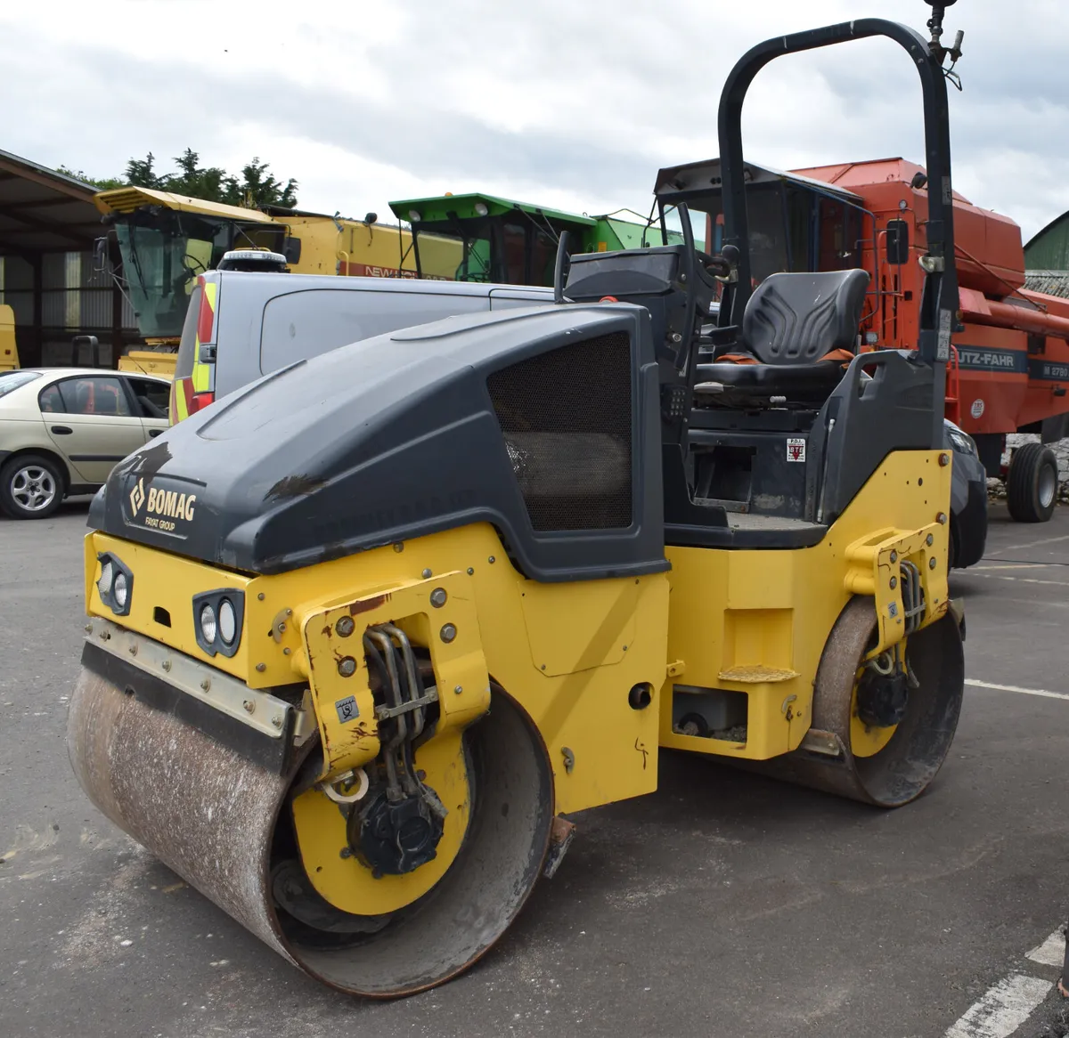 For Hire : Bomag Roller - Image 3