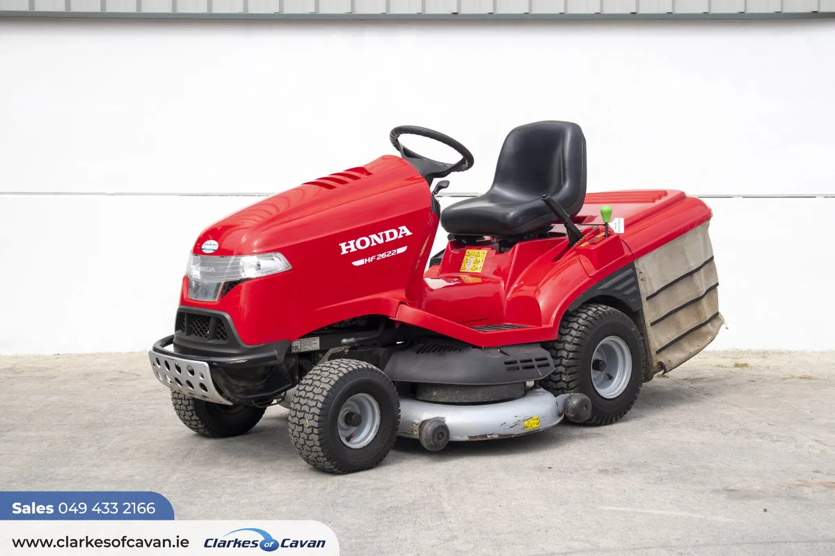 2017 Honda HF2622 ride-on - Image 3
