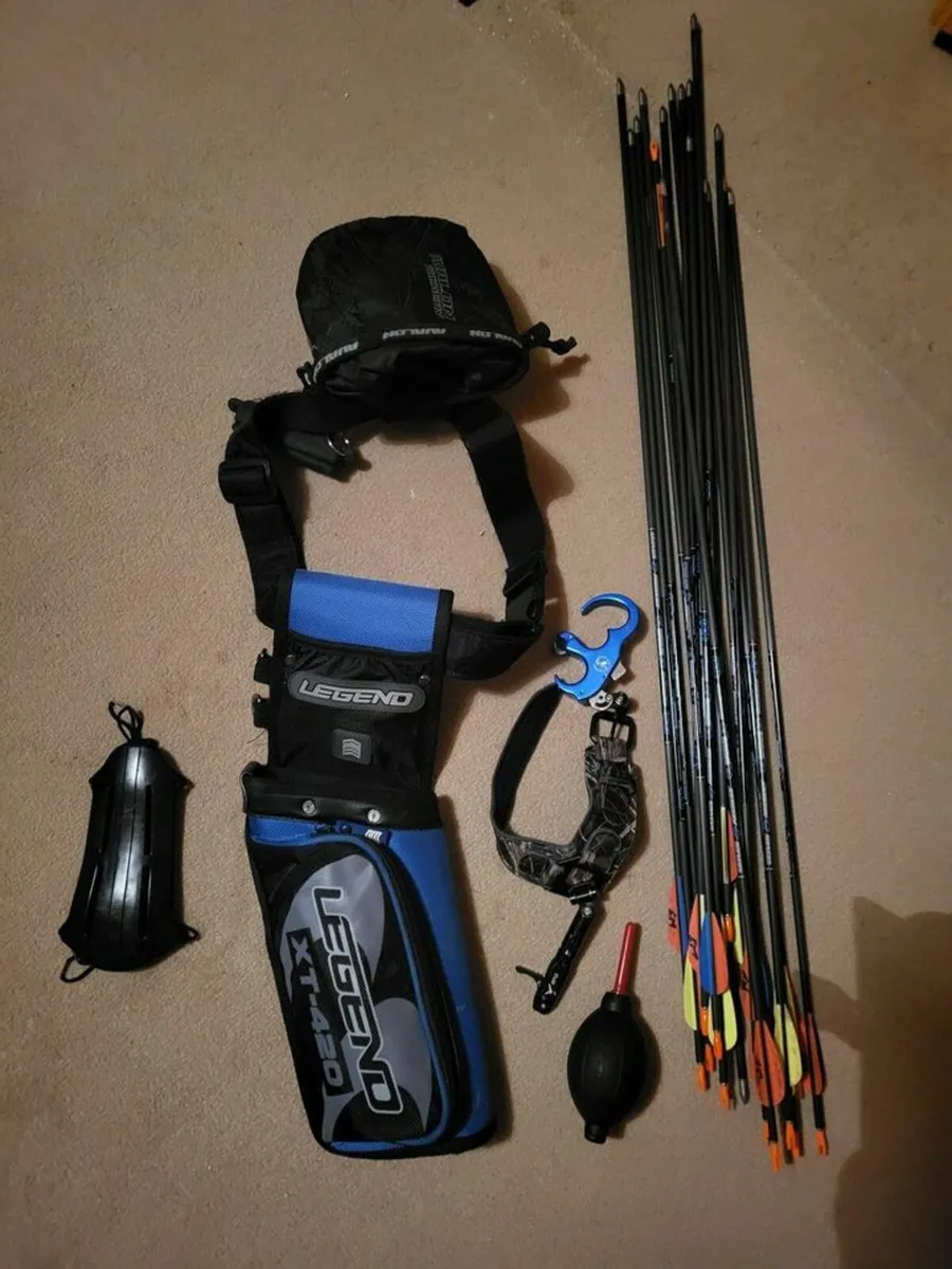 Compound Bow - Image 1