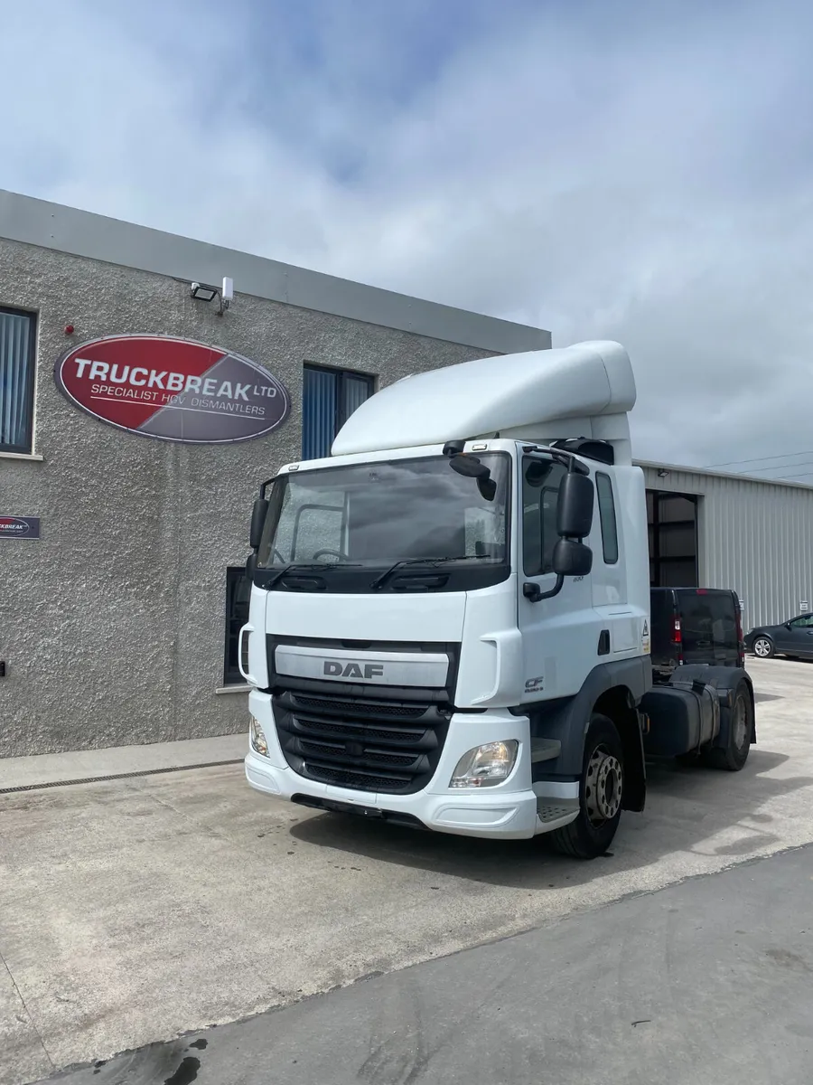 DAF CF 400 Complete For Breaking - Image 1