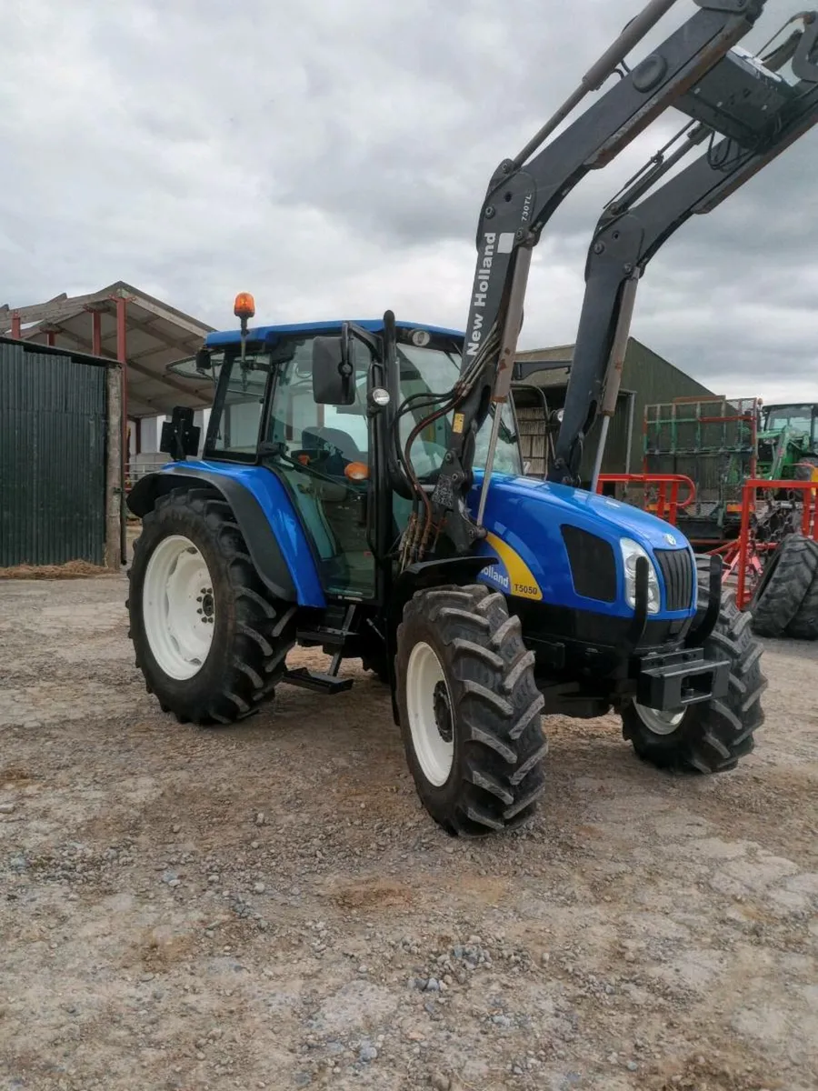 New Holland T5050 - Image 2