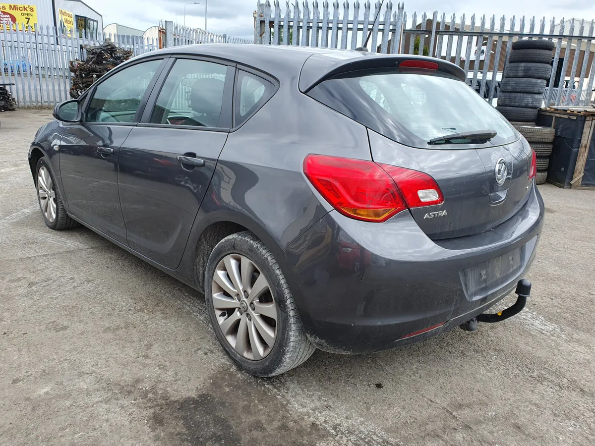 12 OPEL ASTRA  1.6 P (A16XER) FOR BREAKING - Image 4