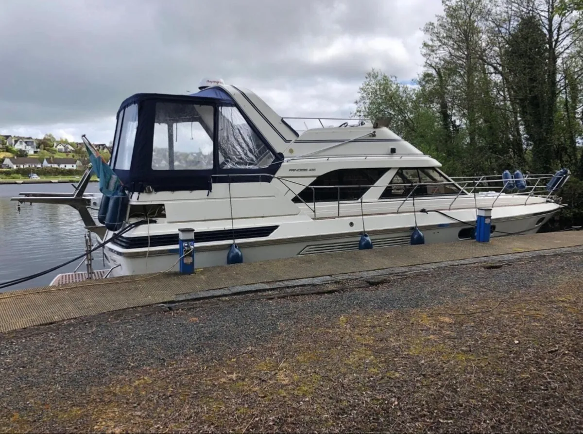 SHANNON BOAT SALES: Princess 435 - Image 2