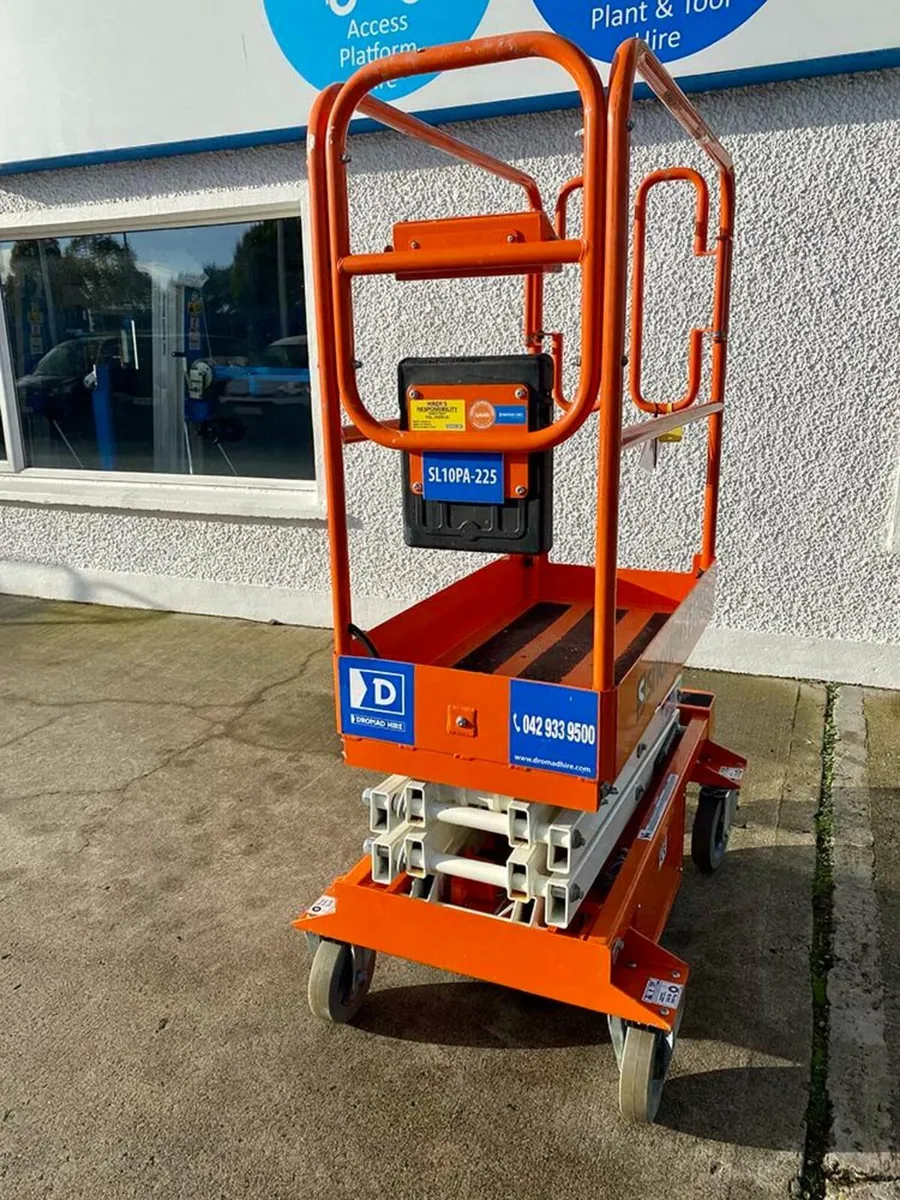 Push Around Micro Scissor Lift - Battery - Image 3