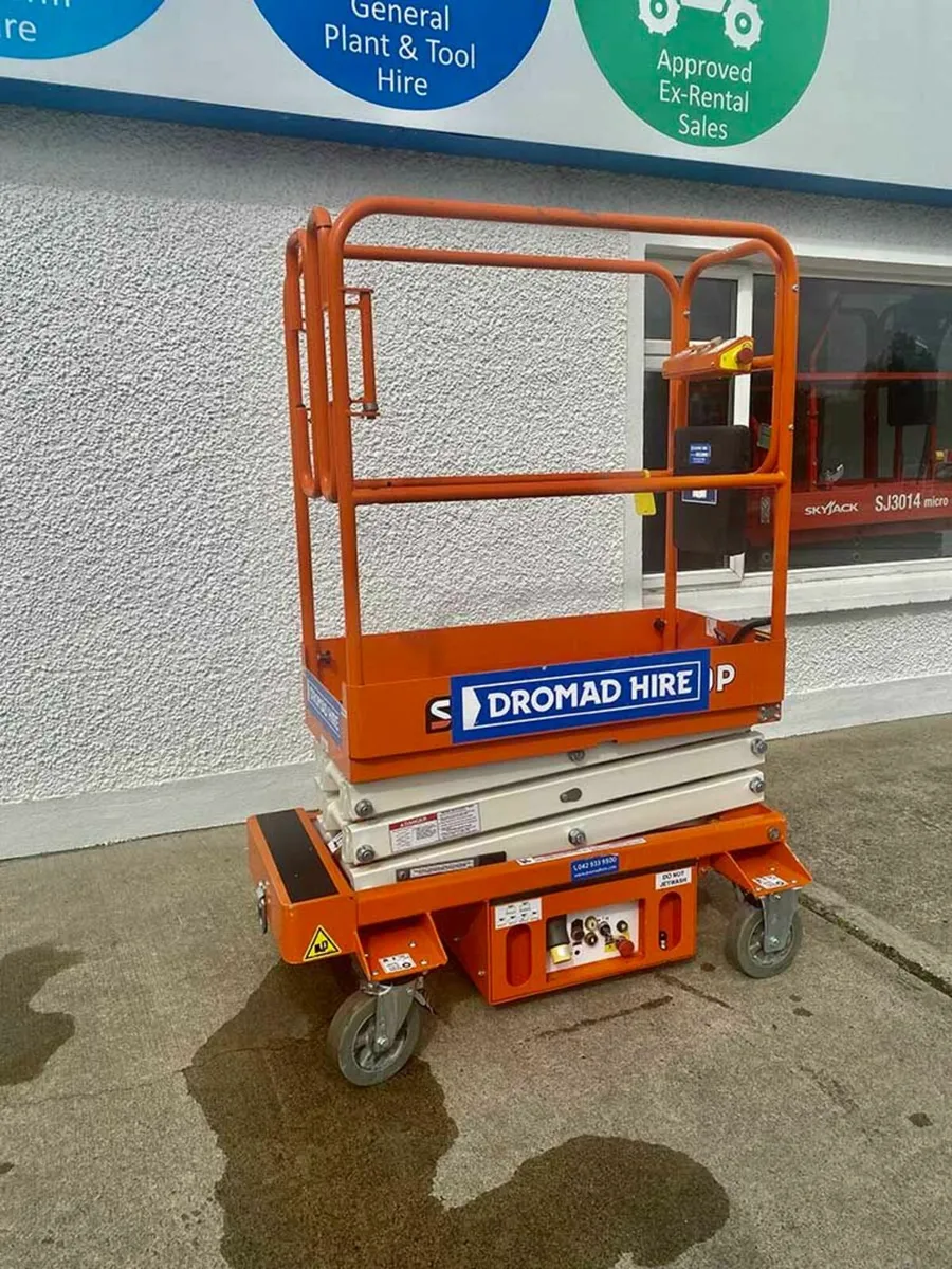 Snorkel Micro Lift - Push Around Scissor Lift - Image 3