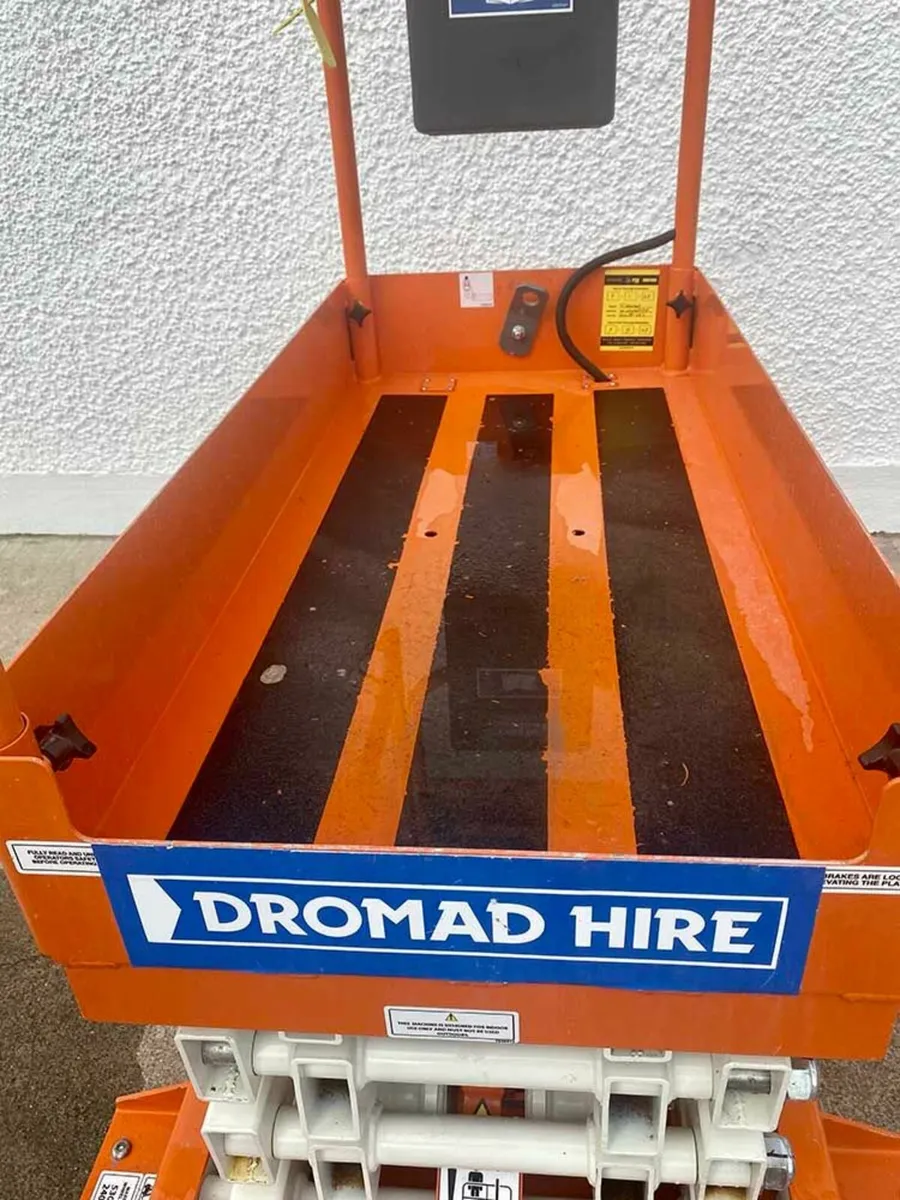 Snorkel Micro Lift - Push Around Scissor Lift - Image 4