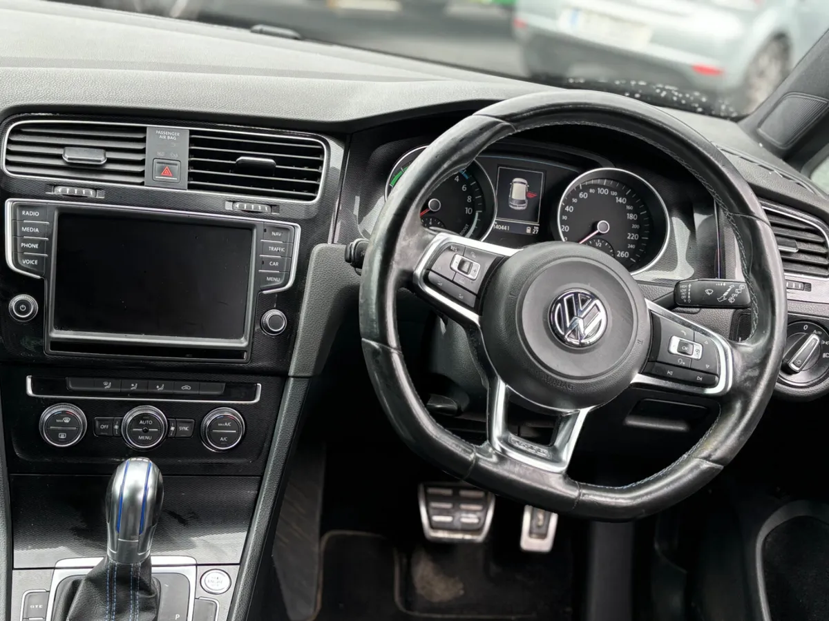 Volkswagen Golf gte - Image 2