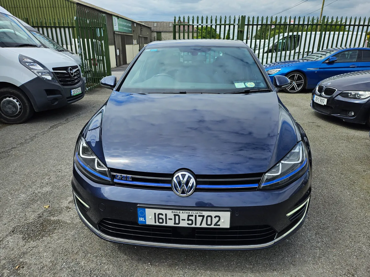 Volkswagen Golf 2016 GTE - Image 2