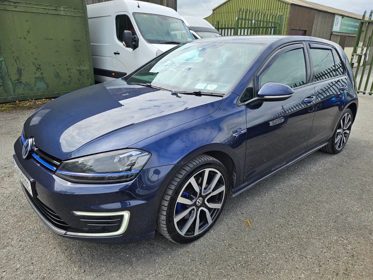 Volkswagen Golf 2016 GTE - Image 3