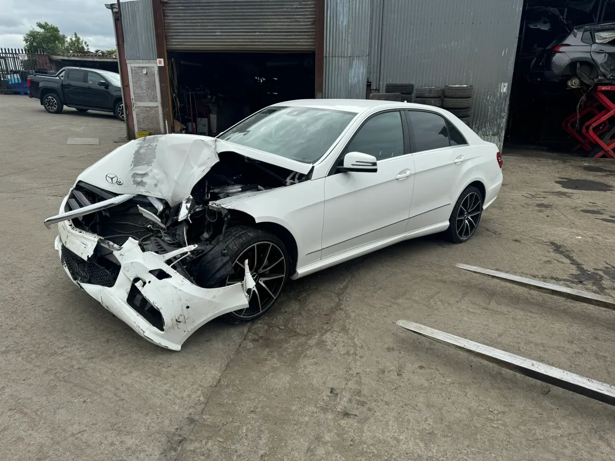 Breaking 2013 Mercedes E250 cdi - Image 4