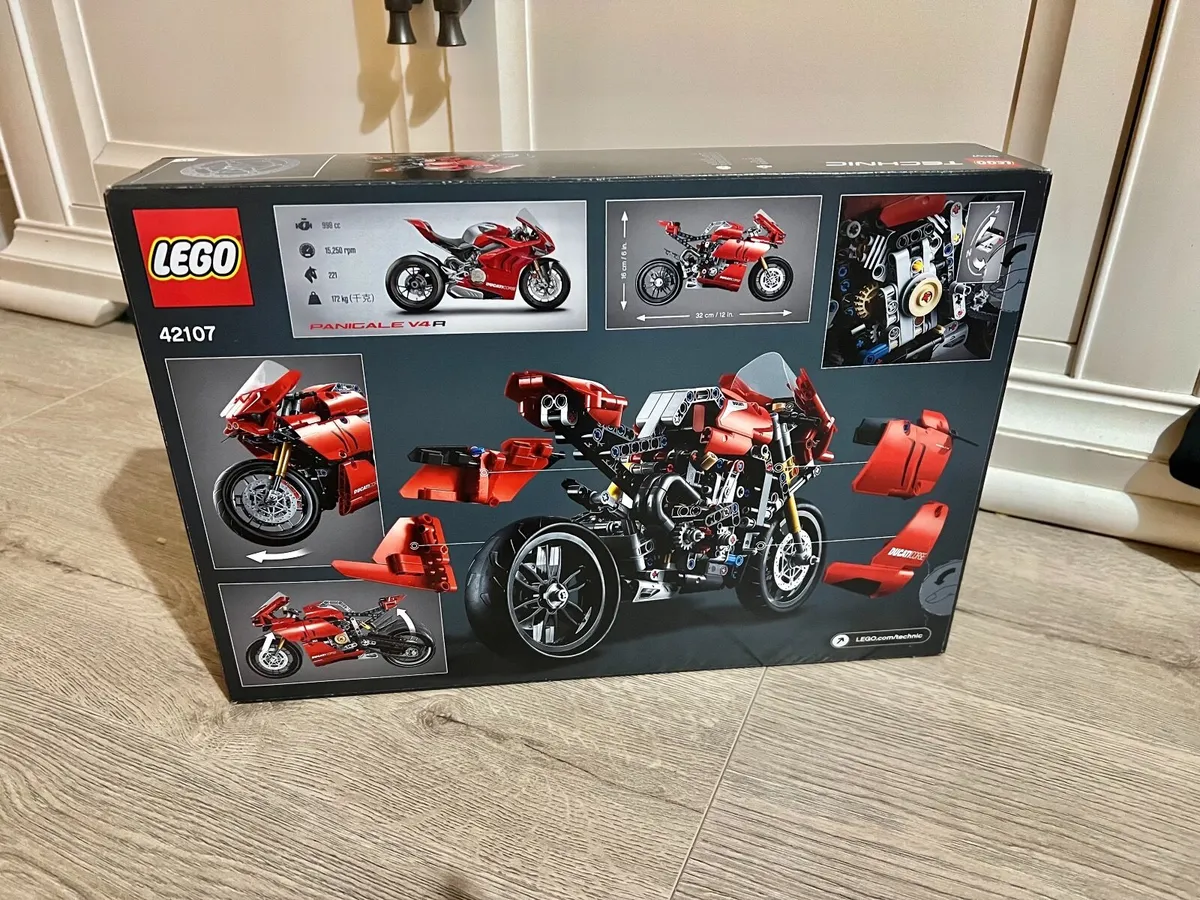 LEGO Technic Sets (42093 42107 42118  42111) - Image 4