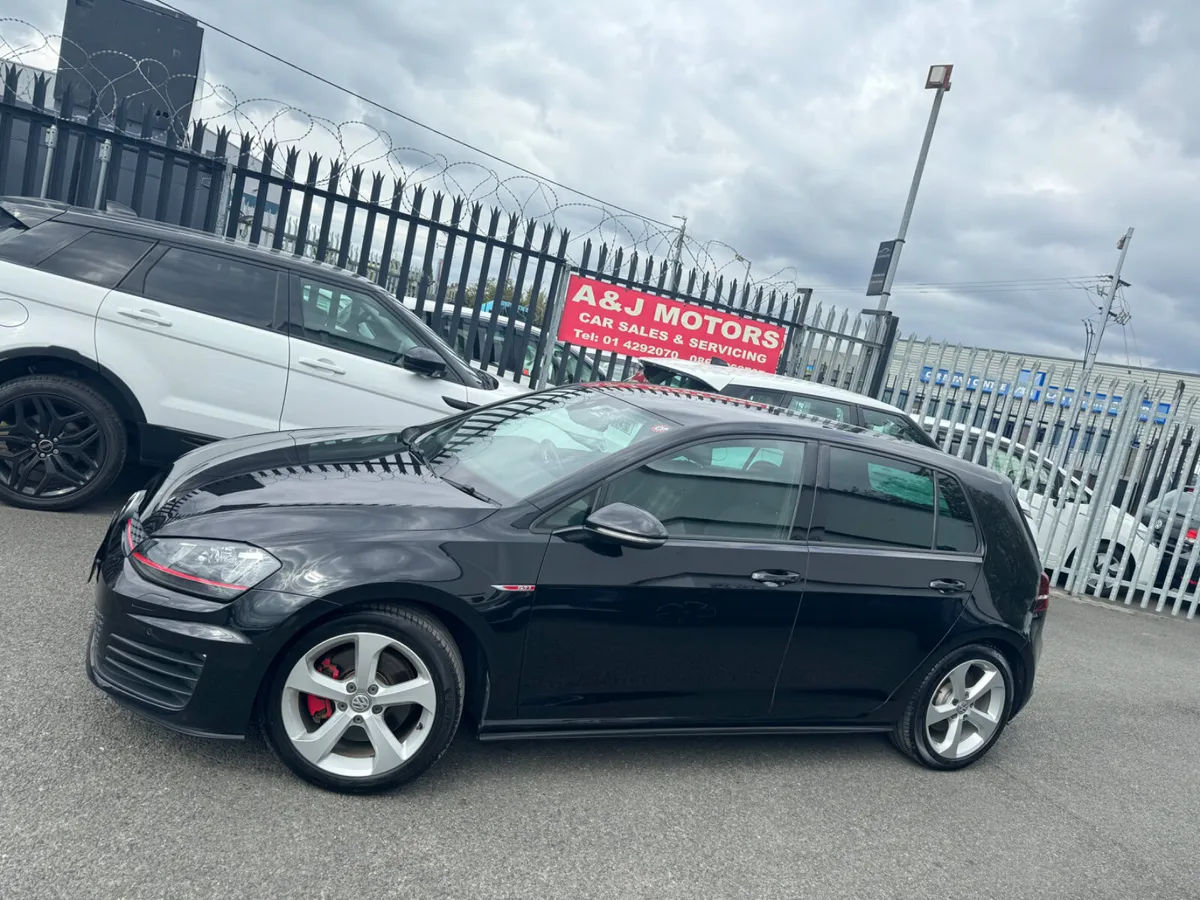 17 VW GOLF 2.0 AUTO GTI - Image 2