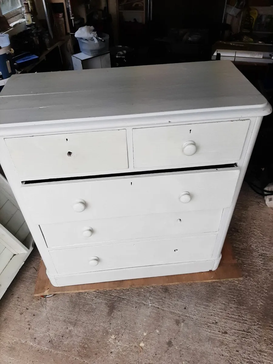 Painted antique pine chest of drawers , few kn for sale in Co. Kilkenny