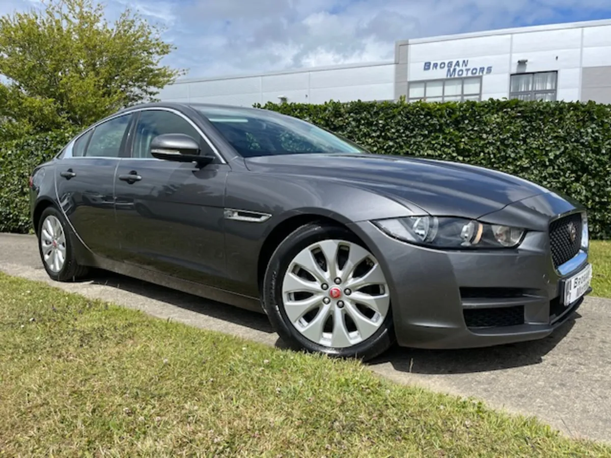 Jaguar XE, 2016 2.0 D 180 Prestige*Full History* - Image 3