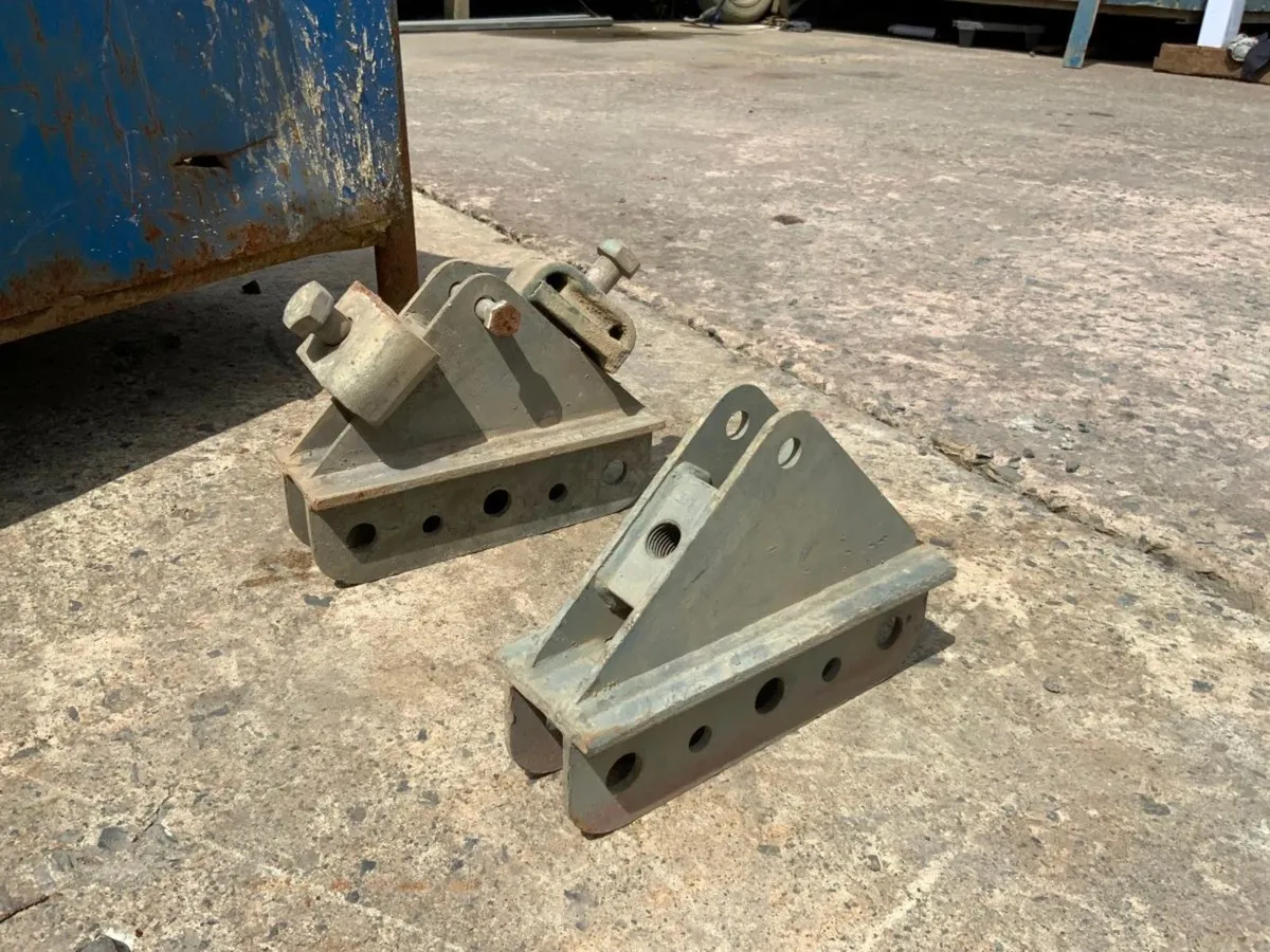 SHUTTERING FORMWORK SUPPORT BRACKETS. - Image 3