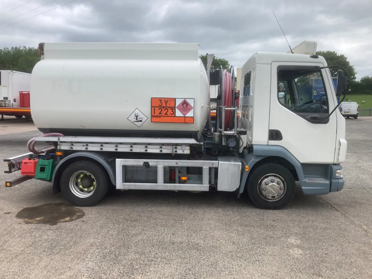 DAF OIL TANKER  8000 litres 3 Compartments - Image 4