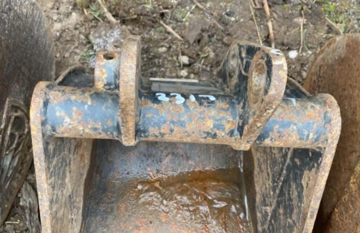 1FT DIGGING BUCKET (25MM PINS) - Image 3