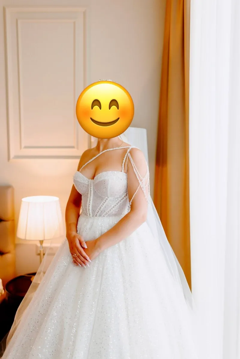 Wedding dress - Image 1