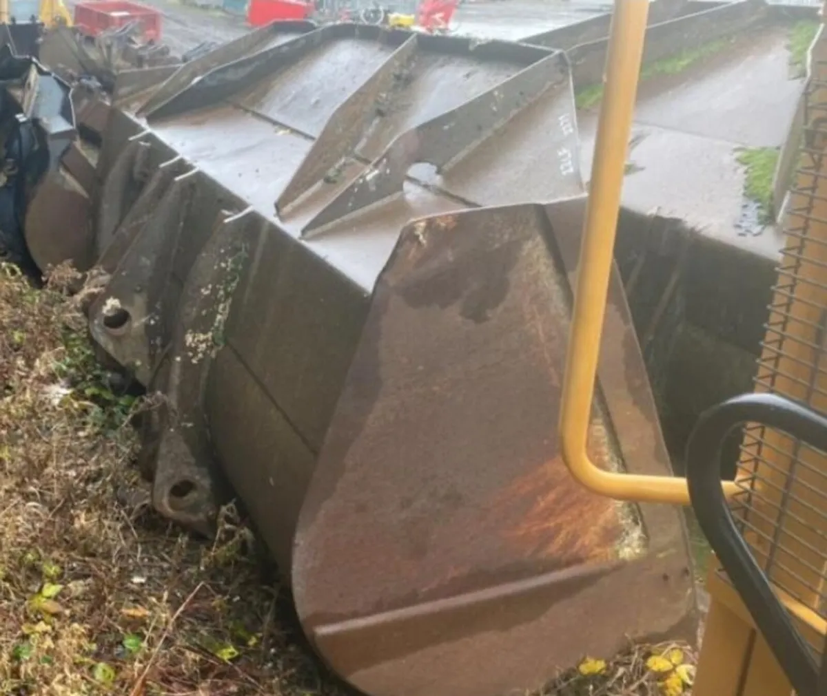 9FT LOADING SHOVEL BUCKET - Image 2