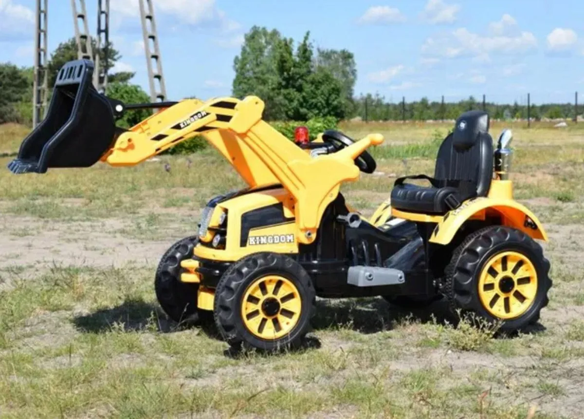 KINGDOM 12v Electric Tractor with Loader Yellow - Image 2