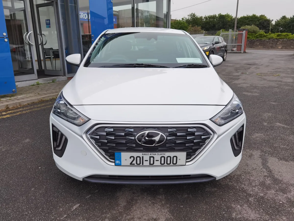 HYUNDAI IONIQ 1.6 SE CONNECT PETROL HYBRID - Image 2