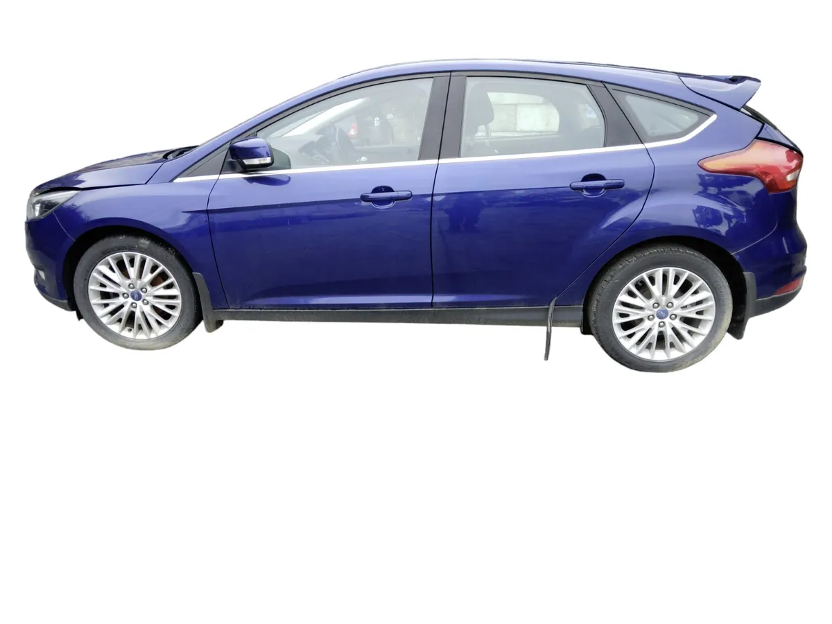 2015 FORD FOCUS For Breaking/Dismantling - Image 2
