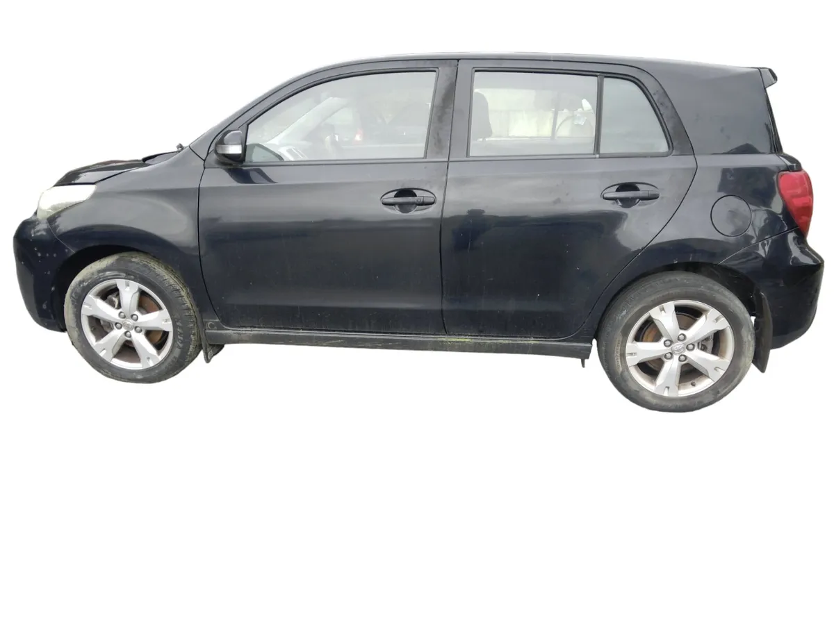 2010 TOYOTA URBAN CRUISER For Breaking/Dismantling - Image 2